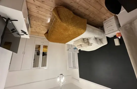679007df68d83060100990.jpeg.jpg